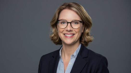 claudia lahnsteiner lebenslauf